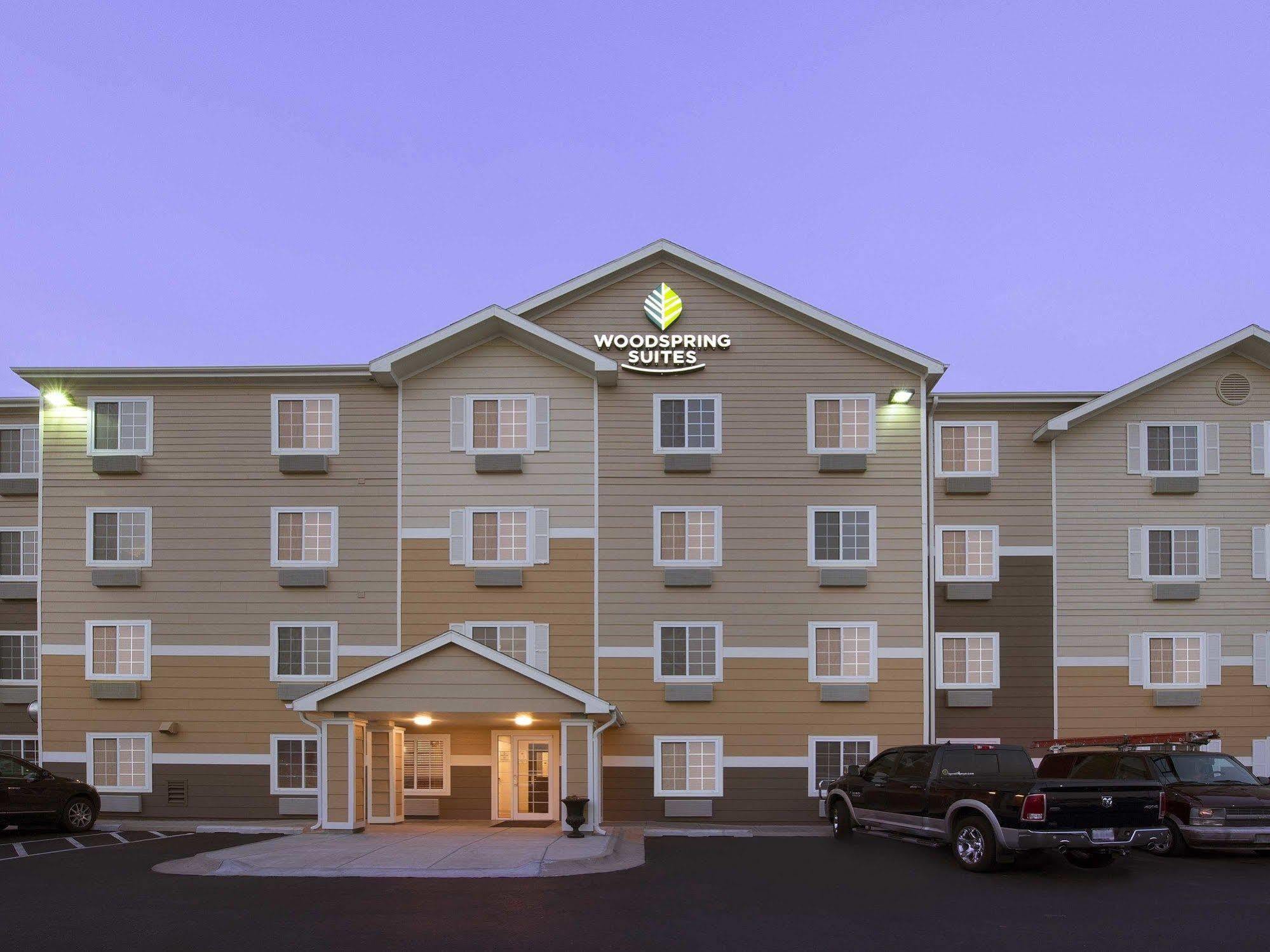 Woodspring Suites Lincoln Northeast I-80 Exterior foto